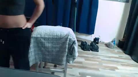 ShortStuff online show from December 18, 2:21 am