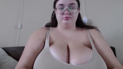 Snapshot of i_fucked_u_yesterday chatting on October 11, 10:03 am Dominika online show from October 11, 10:03 am