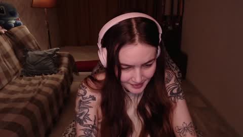 Snapshot of i_love_icecream chatting on December 2, 2:41 pm elisabeth online show from December 2, 2:41 pm