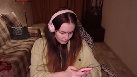 Snapshot of i_love_icecream chatting on December 7, 3:19 pm elisabeth online show from December 7, 3:19 pm