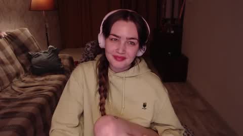 Snapshot of i_love_icecream chatting on December 8, 8:58 pm elisabeth online show from December 8, 8:58 pm