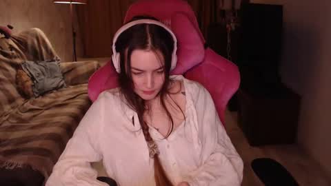 Snapshot of i_love_icecream chatting on December 20, 1:00 pm elisabeth online show from December 20, 1:00 pm