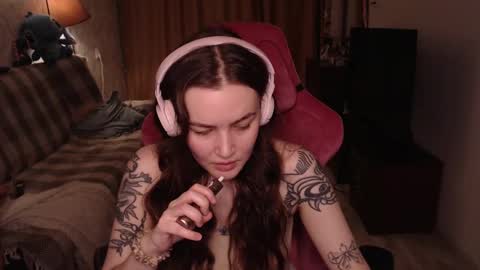 Snapshot of i_love_icecream chatting on January 13, 1:49 pm elisabeth online show from January 13, 1:49 pm