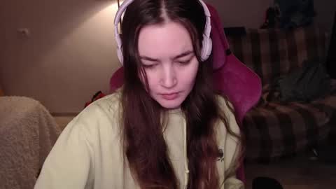 Snapshot of i_love_icecream chatting on January 22, 2:14 pm elisabeth online show from January 22, 2:14 pm