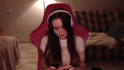 Snapshot of i_love_icecream chatting on March 8, 5:22 pm elisabeth online show from March 8, 5:22 pm