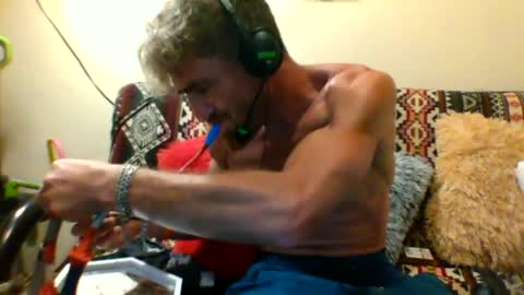Snapshot of i_love_kittys chatting on August 9, 7:13 am i_love_kittys online show from August 9, 7:13 am