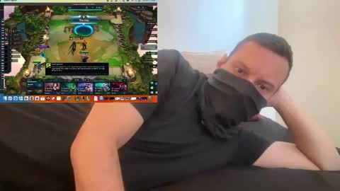 Snapshot of i_o_ro chatting on December 1, 9:48 pm i o ro online show from December 1, 9:48 pm