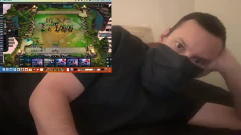 Snapshot of i_o_ro chatting on December 2, 7:47 am i o ro online show from December 2, 7:47 am