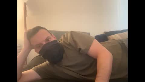 Snapshot of i_o_ro chatting on December 3, 11:57 pm i o ro online show from December 3, 11:57 pm