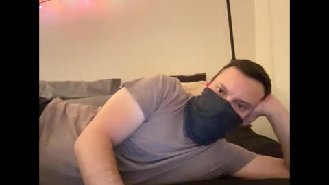 Snapshot of i_o_ro chatting on December 10, 4:56 am i o ro online show from December 10, 4:56 am