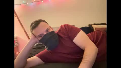 Snapshot of i_o_ro chatting on December 11, 6:25 am i o ro online show from December 11, 6:25 am