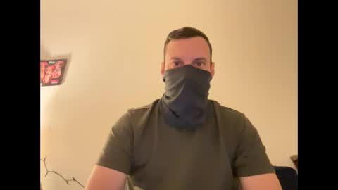 Snapshot of i_o_ro chatting on December 14, 1:28 am i o ro online show from December 14, 1:28 am