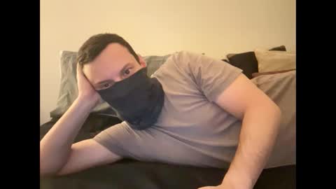 Snapshot of i_o_ro chatting on December 17, 12:45 am i o ro online show from December 17, 12:45 am