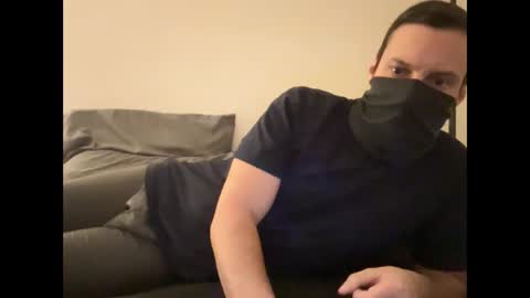 Snapshot of i_o_ro chatting on December 22, 1:01 am i o ro online show from December 22, 1:01 am