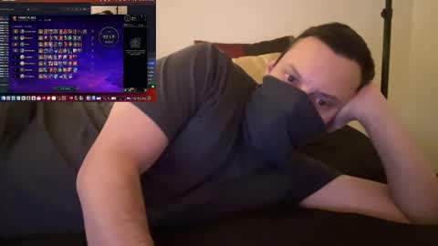 Snapshot of i_o_ro chatting on December 24, 8:00 am i o ro online show from December 24, 8:00 am