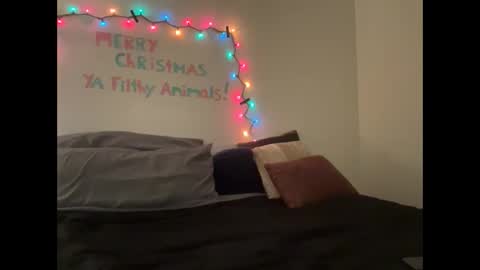 Snapshot of i_o_ro chatting on December 25, 9:13 am i o ro online show from December 25, 9:13 am