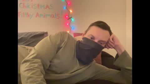 Snapshot of i_o_ro chatting on December 27, 7:18 am i o ro online show from December 27, 7:18 am