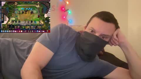 Snapshot of i_o_ro chatting on December 29, 2:06 am i o ro online show from December 29, 2:06 am