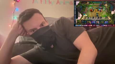 Snapshot of i_o_ro chatting on December 30, 5:15 am i o ro online show from December 30, 5:15 am