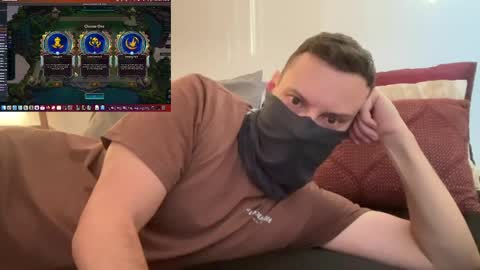 Snapshot of i_o_ro chatting on January 7, 12:03 am i o ro online show from January 7, 12:03 am