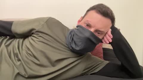 Snapshot of i_o_ro chatting on December 2, 8:08 am i o ro online show from December 2, 8:08 am