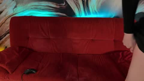 Aline online show from May 15, 7:32 pm
