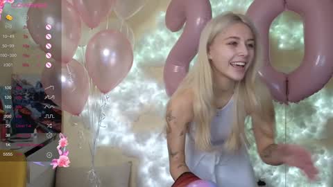 Aysi online show from December 4, 4:05 pm