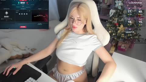 Snapshot of i_want_you_eva chatting on December 4, 12:47 pm HiI am  EvaPVT is open  online show from December 4, 12:47 pm