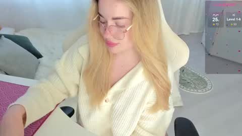 Snapshot of i_want_you_eva chatting on October 31, 10:38 am HiI am  EvaPVT is open  online show from October 31, 10:38 am