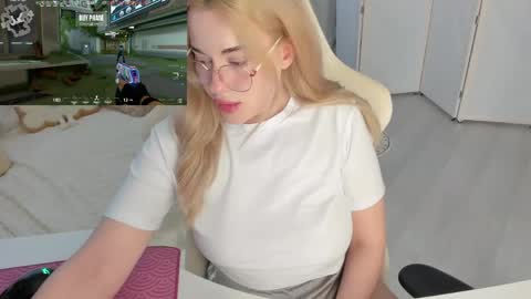 Snapshot of i_want_you_eva chatting on May 17, 3:19 pm HiI am EvaPVT is open online show from May 17, 3:19 pm