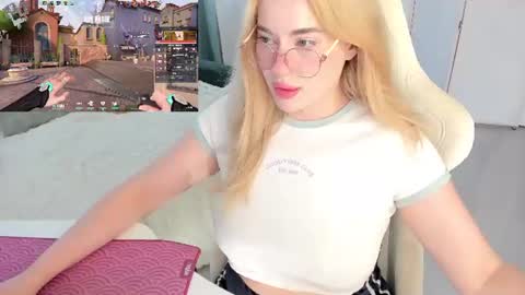 Snapshot of i_want_you_eva chatting on June 19, 3:27 pm HiI am EvaPVT is open online show from June 19, 3:27 pm