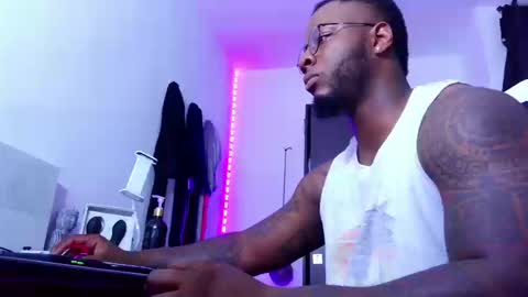 Mr H Independent model online show from September 11, 1:49 am