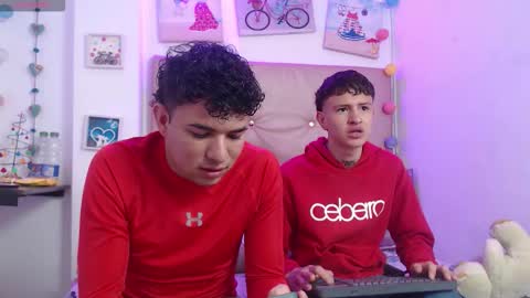 iam_lukas__ online show from January 8, 4:42 pm