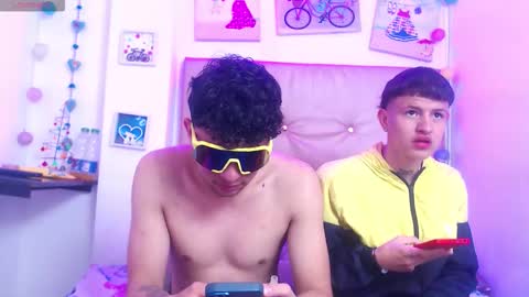 iam_lukas__ online show from January 10, 2:52 pm