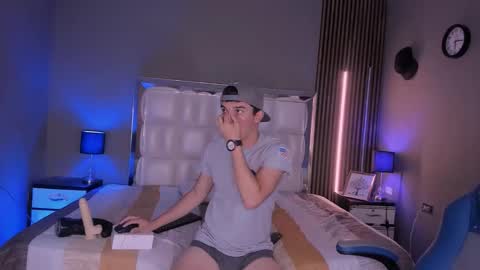 iam_mathias online show from October 12, 8:30 pm
