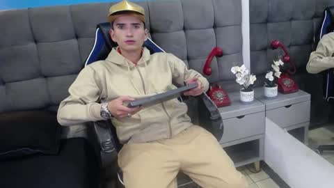 Iam Smith  online show from January 12, 12:21 pm