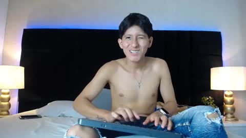 Snapshot of iam_smiths chatting on February 23, 4:54 am I A M S M I T H S online show from February 23, 4:54 am