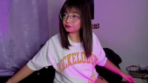 Snapshot of iam_zoechan chatting on January 11, 12:01 am Zoe 3 online show from January 11, 12:01 am