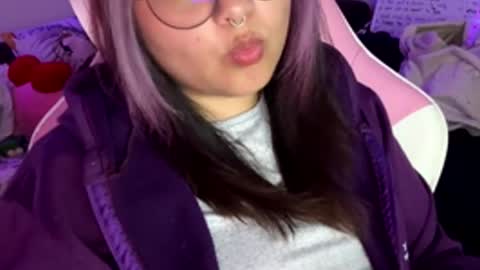 Zoe 3 online show from June 1, 1:40 am