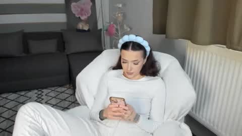 Baby Gal online show from February 18, 7:26 am