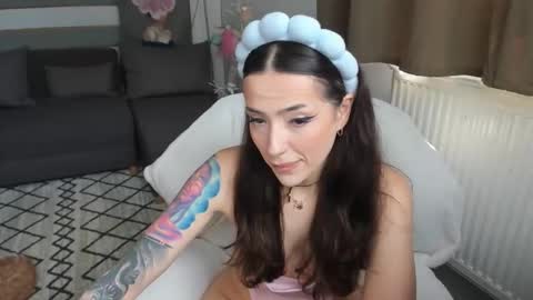 Baby Gal online show from April 17, 7:33 am