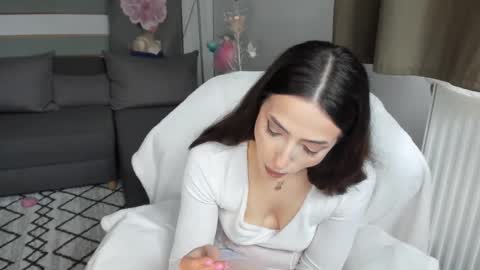 Baby Gal online show from May 13, 7:06 am