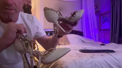 Snapshot of iamcaptbigshot chatting on March 1, 9:33 am Capt Big Shot online show from March 1, 9:33 am