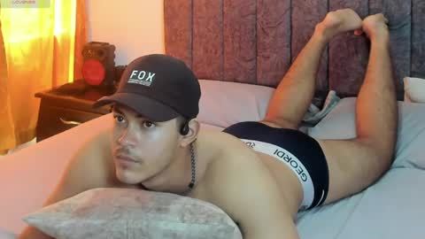 Snapshot of iamdylan777 chatting on April 27, 4:38 pm Dylan independent model online show from April 27, 4:38 pm