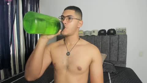 Snapshot of iamdylan777 chatting on May 5, 1:52 pm Dylan independent model online show from May 5, 1:52 pm