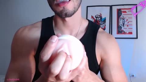  INDEPENDENT MODEL online show from October 22, 1:22 pm