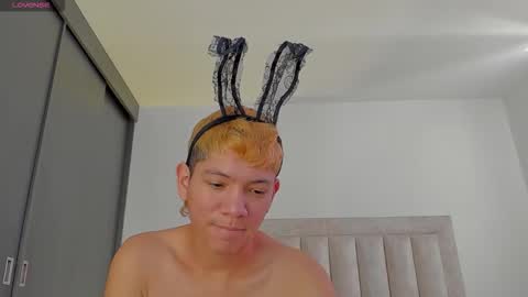 Juliiiiian online show from November 18, 12:20 pm