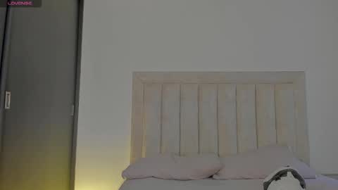 Juliiiiian online show from December 3, 12:03 pm