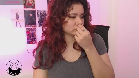 Snapshot of iammari_ chatting on September 20, 7:42 am Mari online show from September 20, 7:42 am