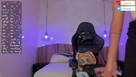 Nayuta online show from April 5, 8:17 pm